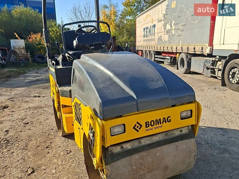 Дорожный каток Bomag BW 2011 в Львове