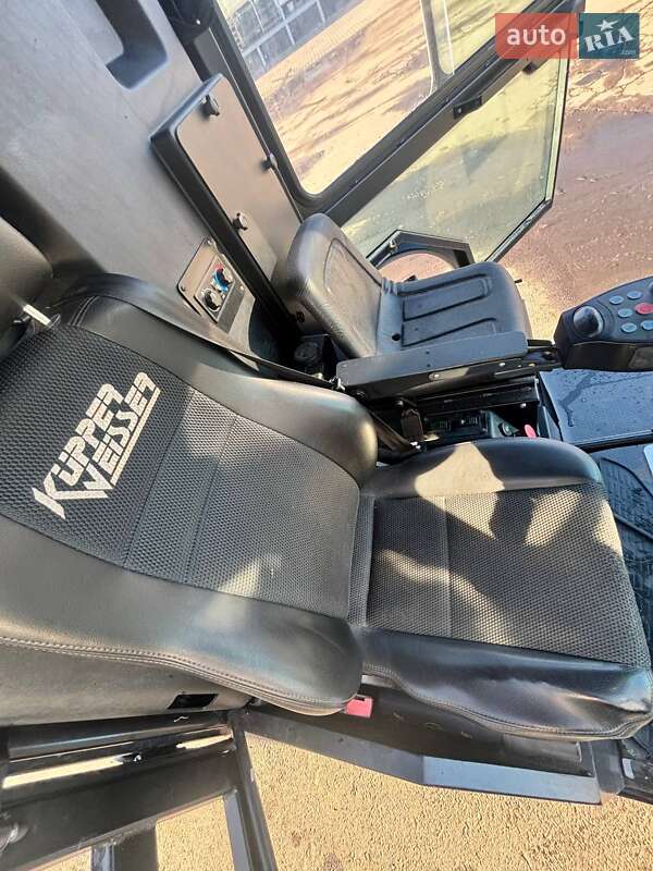 Подметальная машина Boschung Urban Sweeper S2 2016 в Брошневе-Осаде