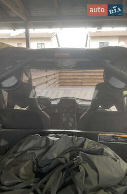Мотовездеход BRP Commander 2013 в 
