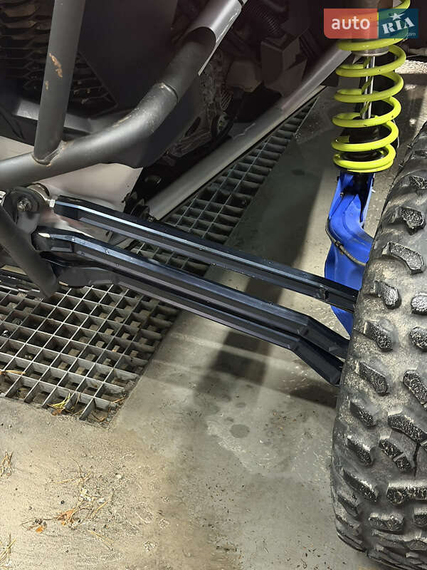 Квадроцикл  утилитарный BRP Maverick X3 2020 в Киеве