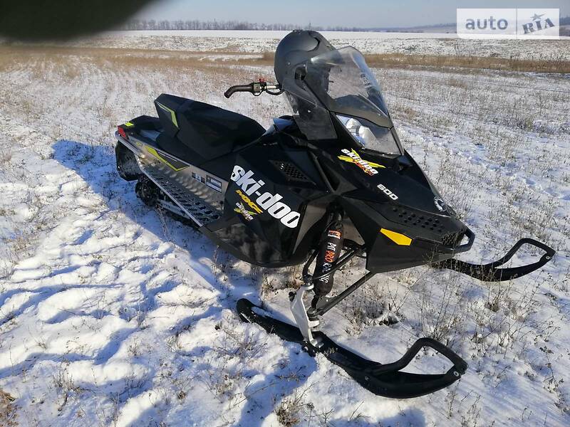 Спортивные снегоходы BRP MXZ 2017 в Харькове