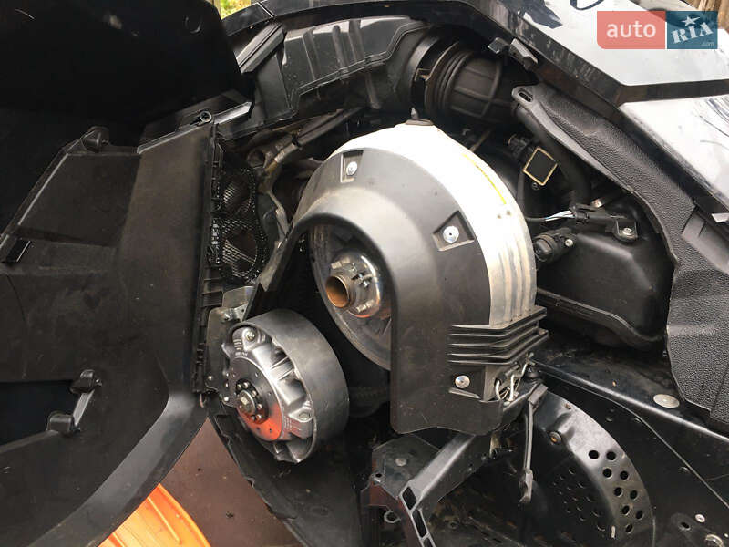 Горные снегоходы BRP Renegade 2012 в Сумах