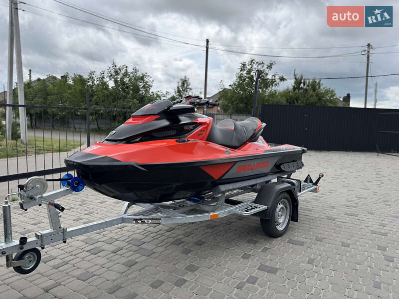 Гидроцикл спортивный BRP RXT 2017 в Белой Церкви фото 2 Гидроцикл спортивный BRP RXT 2017 в Белой Церкви