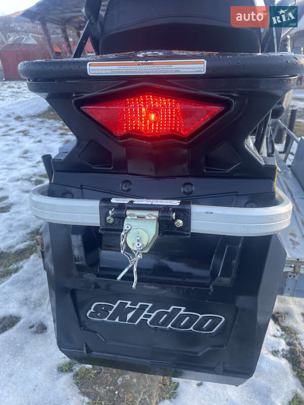 Утилітарні снігоходи BRP Ski-Doo 2011 в Славському
