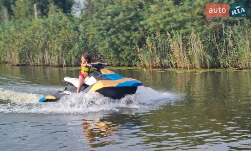 Гідроцикл спортивний BRP Spark 2016 в Золотоноші
