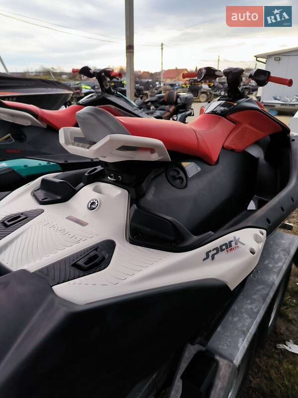 Гідроцикл туристичний BRP Spark 2024 в Львові фото 9 Гідроцикл туристичний BRP Spark 2024 в Львові