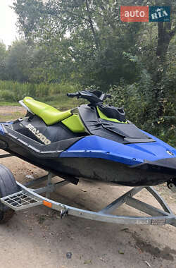 Гідроцикл спортивний BRP Spark 2021 в 