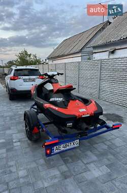 Гідроцикл спортивний BRP Spark 2017 в 