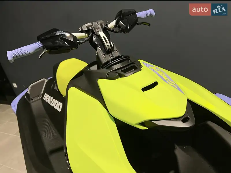 Гидроцикл спортивный BRP Spark 2025 в 