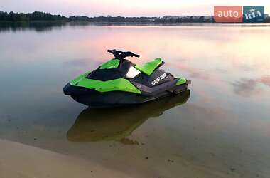 Гидроцикл спортивный BRP Spark 2016 в 