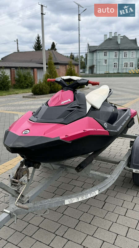 Гідроцикл спортивний BRP Spark 2016 в Львові