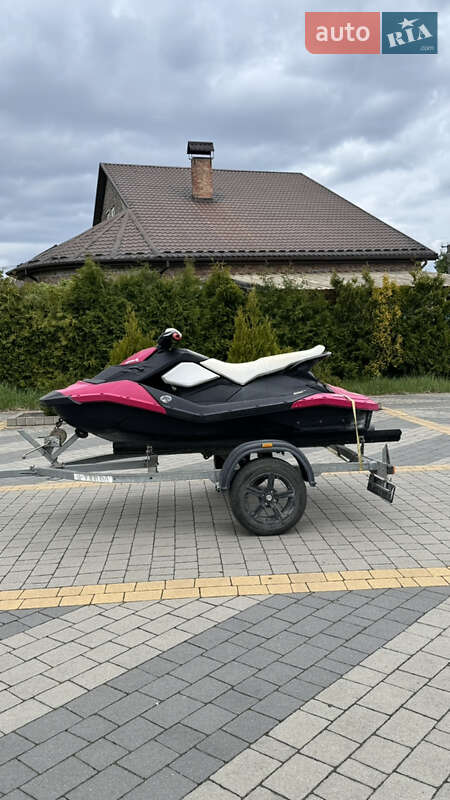 Гідроцикл спортивний BRP Spark 2016 в Львові