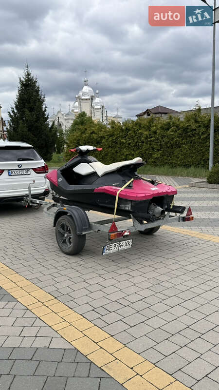 Гідроцикл спортивний BRP Spark 2016 в Львові