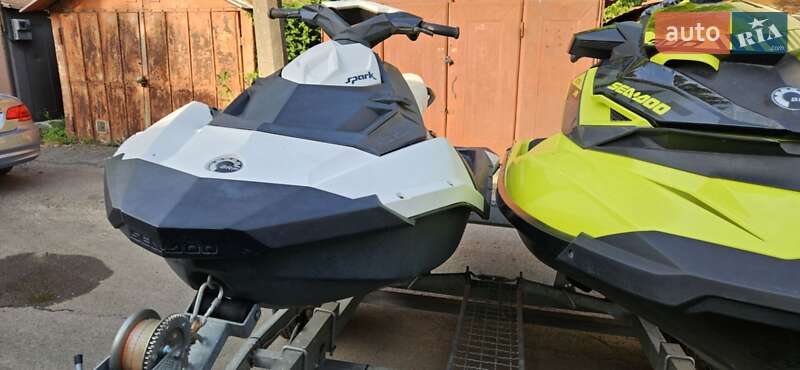 Гідроцикл спортивний BRP Spark 2015 в Києві