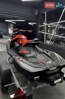 Гидроцикл спортивный BRP Spark 2022 в 
