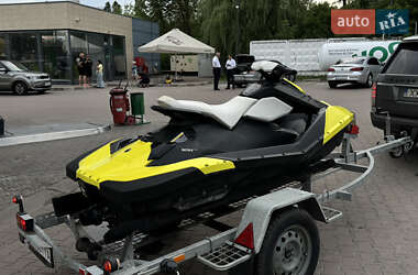 Гідроцикл спортивний BRP Spark 2016 в 