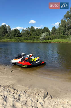 Гідроцикл спортивний BRP Spark 2020 в 