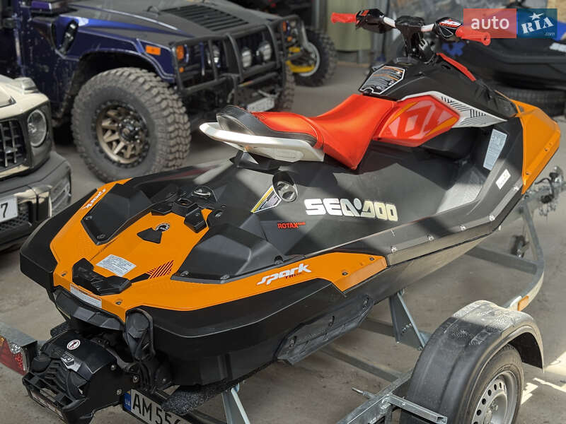 Гидроцикл спортивный BRP Spark 2018 в 
