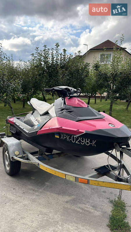Гидроцикл спортивный BRP Spark 2014 в 