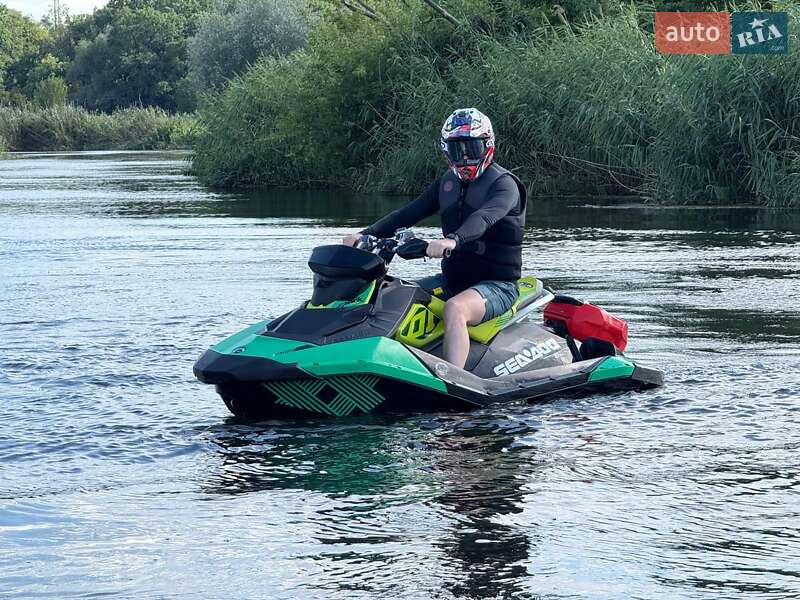 Гідроцикл туристичний BRP Spark 2019 в Харкові фото Гідроцикл туристичний BRP Spark 2019 в Харкові