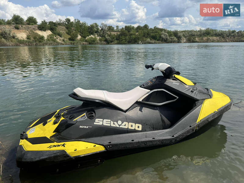 Гидроцикл туристический BRP Spark 2014 в Николаеве