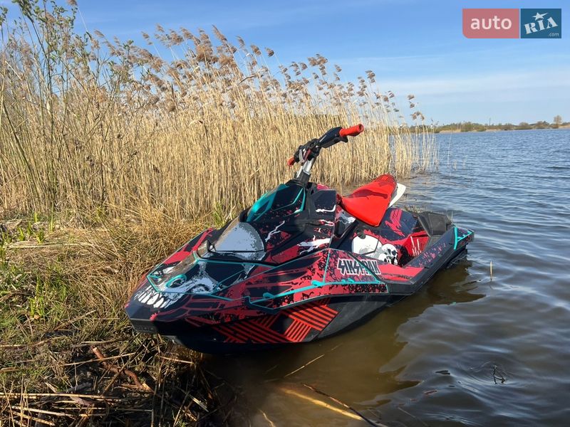 Гидроцикл туристический BRP Spark 2019 в Луцке фото 2 Гидроцикл туристический BRP Spark 2019 в Луцке