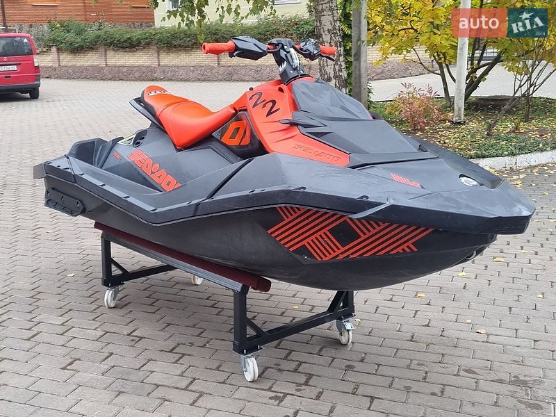 Гидроцикл туристический BRP Spark 2022 в Черновцах
