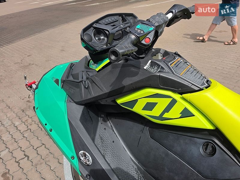 Гидроцикл спортивный BRP Spark 2020 в Киеве