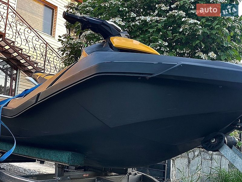Гидроцикл туристический BRP Spark 2018 в Коростышеве