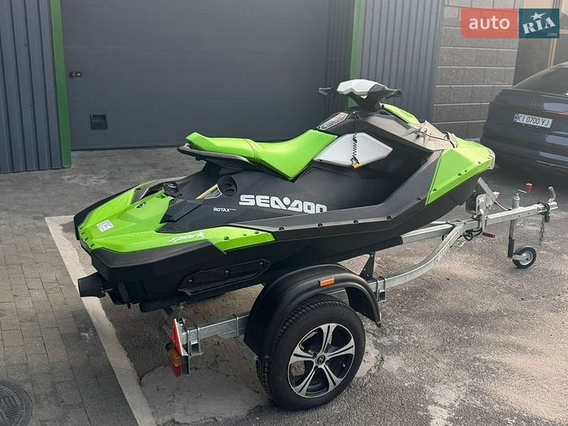 Гідроцикл спортивний BRP Spark 2018 в Бердичеві фото 2 Гідроцикл спортивний BRP Spark 2018 в Бердичеві
