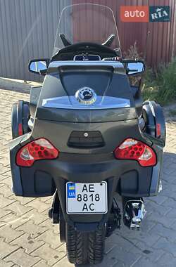 Трицикл BRP Spyder 2019 в 
