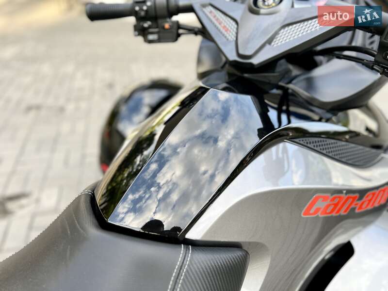 Трайк BRP Spyder 2011 в Днепре фото 15 Трайк BRP Spyder 2011 в Днепре