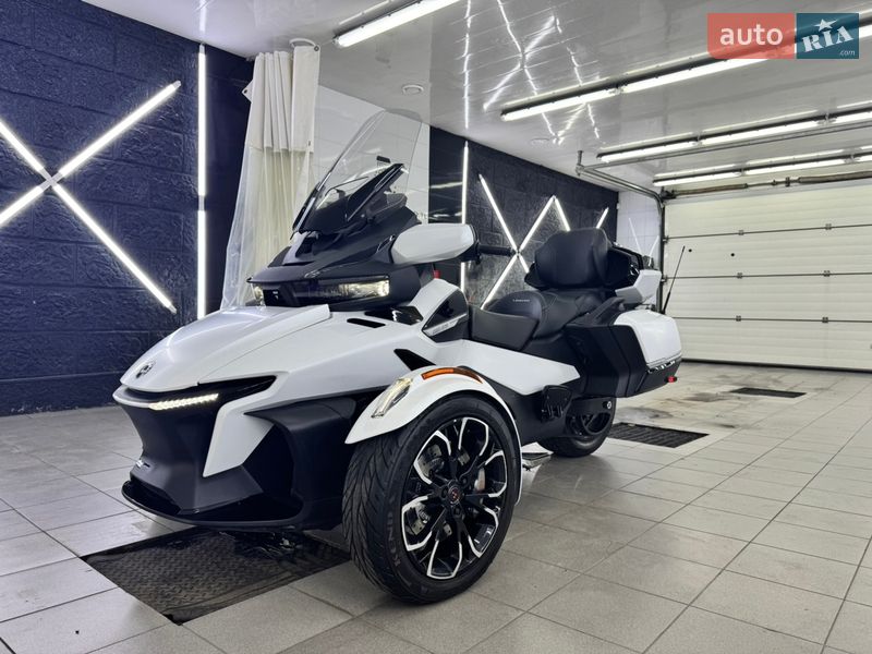BRP Spyder 2023