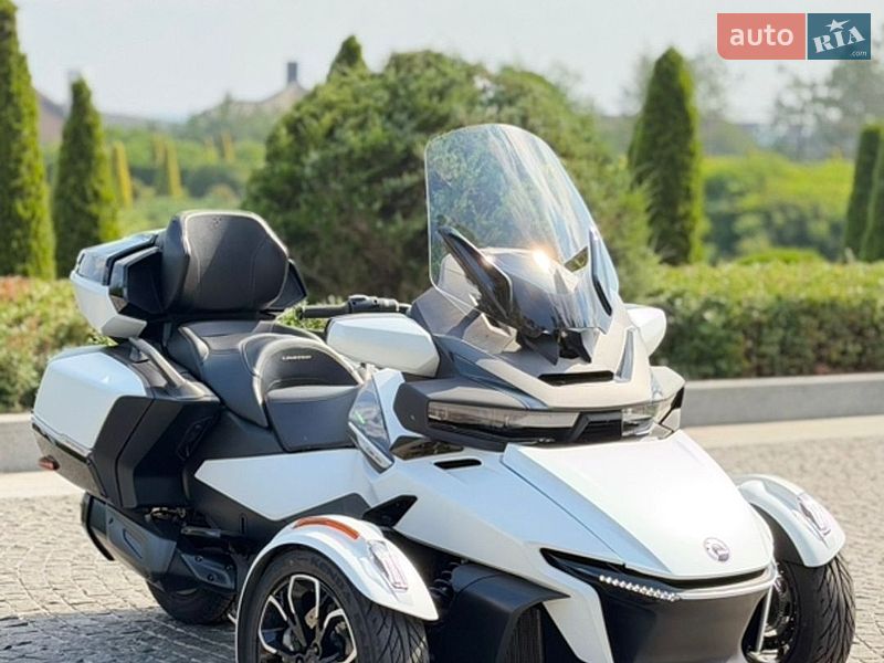 BRP Spyder 2023