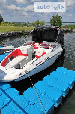 Катер BRP Wake 2010 в Львове