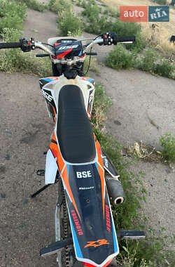 Мотоцикл Кросс BSE J3D 300 Enduro 2024 в 