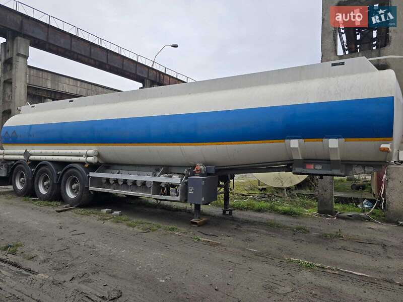 Цистерна напівпричіп BSL STC-1M 2001 в 