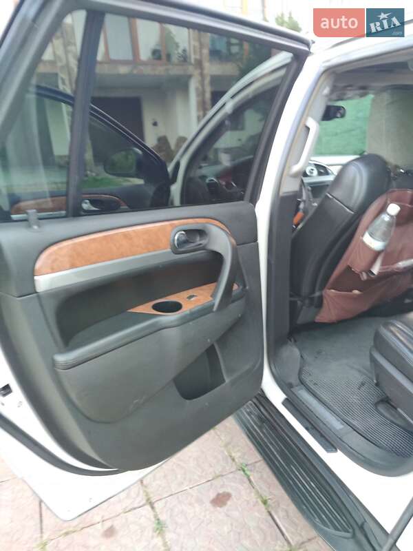 Внедорожник / Кроссовер Buick Enclave 2008 в Черновцах