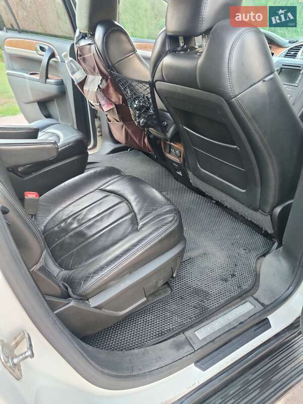 Внедорожник / Кроссовер Buick Enclave 2008 в Черновцах