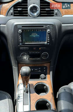 Внедорожник / Кроссовер Buick Enclave 2008 в 