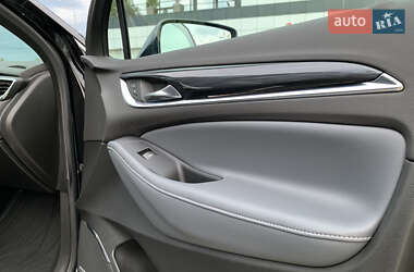 Позашляховик / Кросовер Buick Enclave 2023 в 