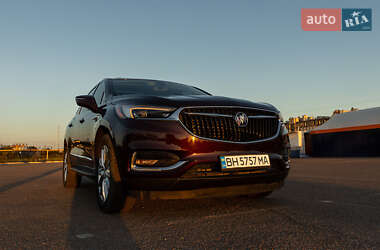 Позашляховик / Кросовер Buick Enclave 2018 в 