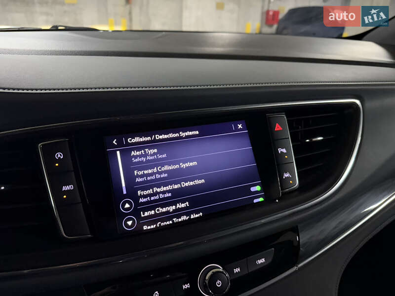 Внедорожник / Кроссовер Buick Enclave 2023 в Тернополе