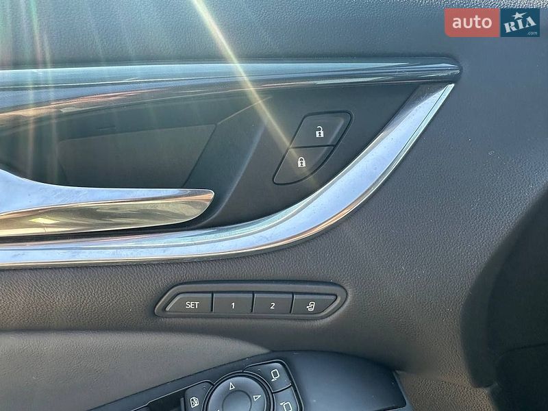 Внедорожник / Кроссовер Buick Enclave 2021 в Днепре