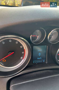 Позашляховик / Кросовер Buick Encore 2013 в 