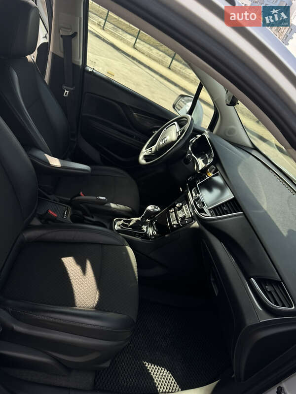 Позашляховик / Кросовер Buick Encore 2016 в Львові