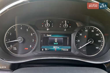 Внедорожник / Кроссовер Buick Encore 2018 в 