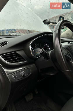Позашляховик / Кросовер Buick Encore 2016 в 