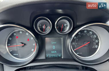 Внедорожник / Кроссовер Buick Encore 2015 в 