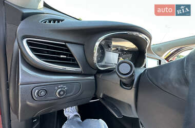 Позашляховик / Кросовер Buick Encore 2018 в 